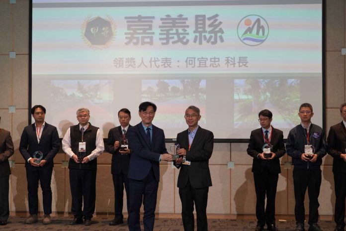 嘉義縣打造友善行人科技城　獲市區道路養護暨人行環境考評甲等肯定