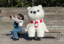 湖畔萌熊報到!蘭潭姊妹亭「大白熊」成嘉義最新拍卡熱點 湖畔萌熊報到!蘭潭姊妹亭「大白熊」成嘉義最新拍卡熱點