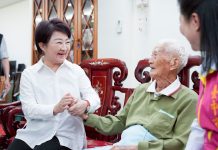 育兒友善「銀」得幸福 盧市長打造老幼宜居台中 育兒友善「銀」得幸福 盧市長打造老幼宜居台中