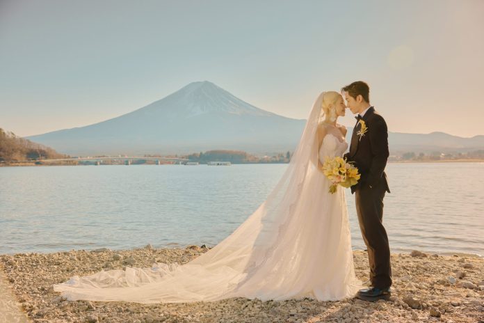 陳漢典-lulu夫妻喜帖藏幸福寓意-日本富士山見證下頂豔陽拍婚紗