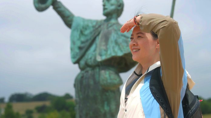 曾寶儀挑戰走西班牙朝聖之路悟透人生-教堂內淚崩-首吐演藝疲憊感