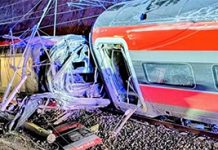 西班牙高鐵迎面撞擊北上列車 21罹難車體變形救援困難 圖/翻攝網路