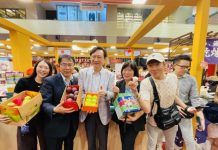 駐新加坡大使喜報佳音 台南蜜棗在星狂銷供不應求 圖/台南市政府