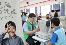 偏鄉視力守護有成 國際扶輪贈臺西學童護眼檯燈744座 同步啟動近視矯正永續照護