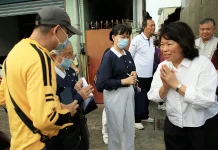 嘉義市清晨惡火毀13屋 黃敏惠率隊慰問啟動援助機制