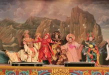 中央廣場湧入千人!風神寶寶《火焰山》熱力席捲嘉義市