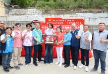 土地公婆庇佑 福興宮慨捐500萬元消防水箱車 許縣長專程受贈感謝福興宮管委會造福鄉里