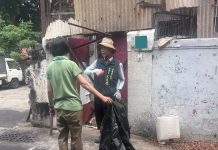 夏季病媒蚊指數漸升,南市府尤秘書長親領防疫團隊社區巡查,呼籲市民定期巡倒清刷