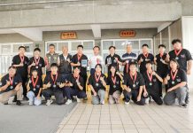 竹崎高中機器人代表隊FRC7551闖進世界賽 翁章梁關心學子備戰情形