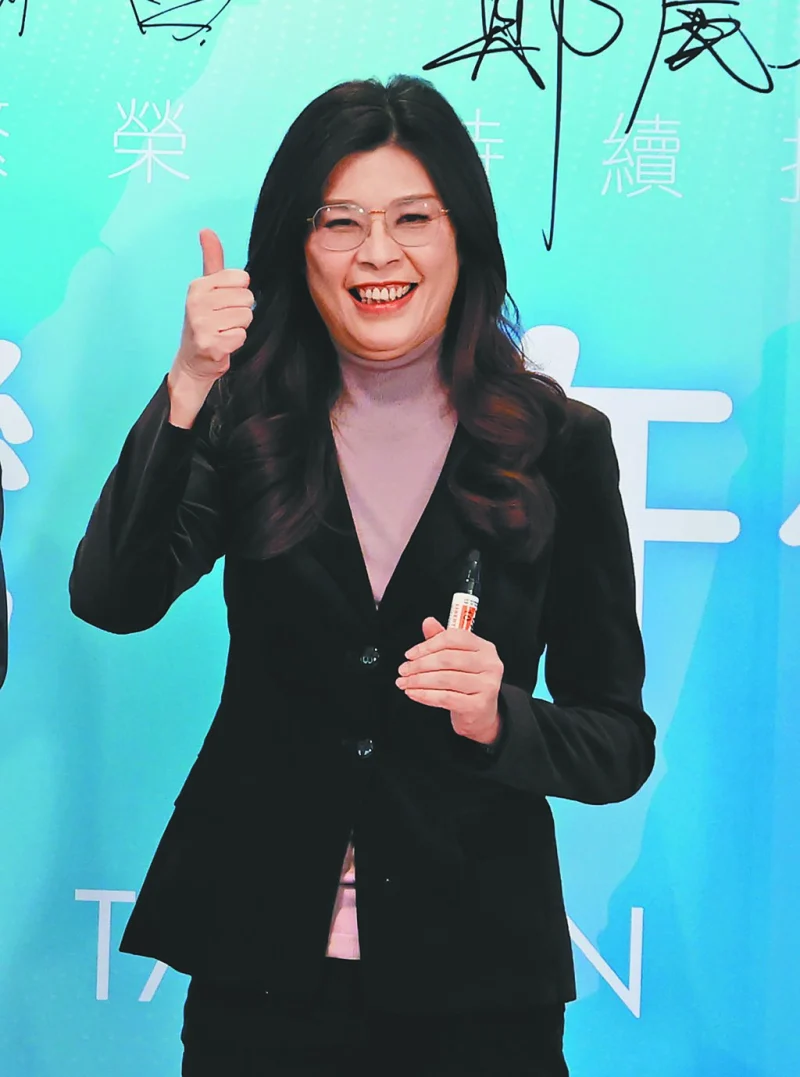 國戰會論壇/蔡鎤銘》鄭麗文訪陸對照鄭麗君與美簽ART 誰在賣台? 圖/翻攝網路