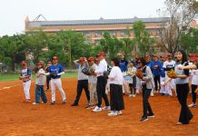 把詐騙當壘球「用力巴下去」!嘉義打詐盃開打 黃敏惠霸氣開球