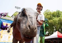 柯志恩鳳山與親子同樂 承諾打造「喘息空間」 照顧家長