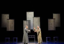 相聲瓦舍「我是你的菜」演出笑料扣緊時事首演爆紅 「不花錢閃兵」台詞神預言閃兵案獲滿堂彩