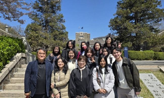 02-中原大學人育學院深化日韓交流拓展學生跨國實習與國際學習機會前排中為人育學院院長彭妮絲