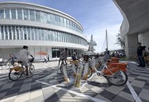 淡江大橋假日人車爆量 新北啟動交通管制與人車分流 假日午後YouBike「只還不借」