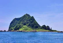 「台灣龍珠」基隆嶼登山步道全線開放 遊客登頂一覽海上秘境之美